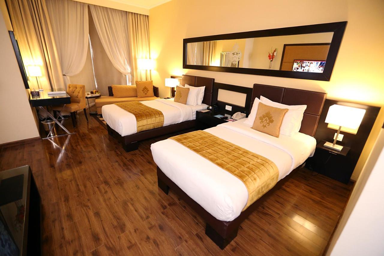 Hotel Ramada By Wyndham Multan Extérieur photo