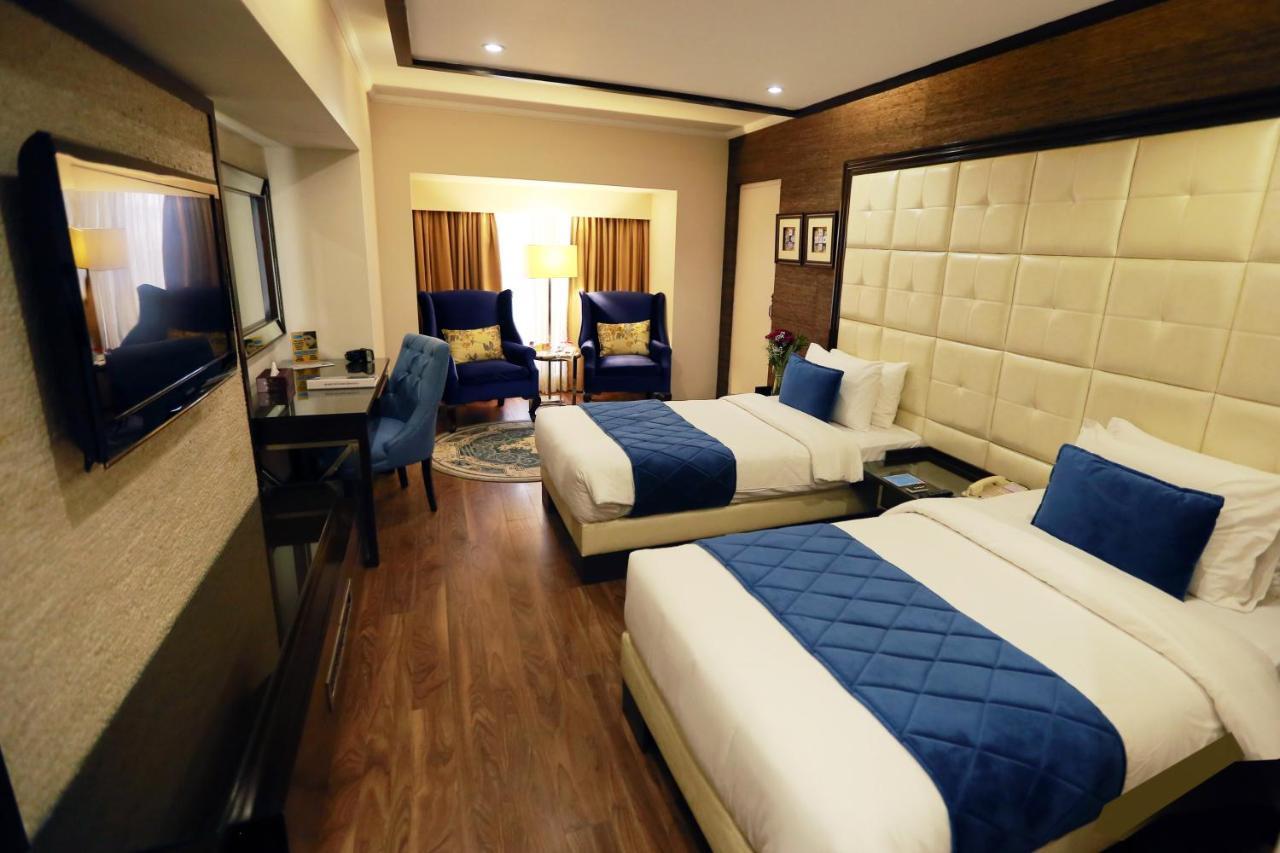 Hotel Ramada By Wyndham Multan Extérieur photo
