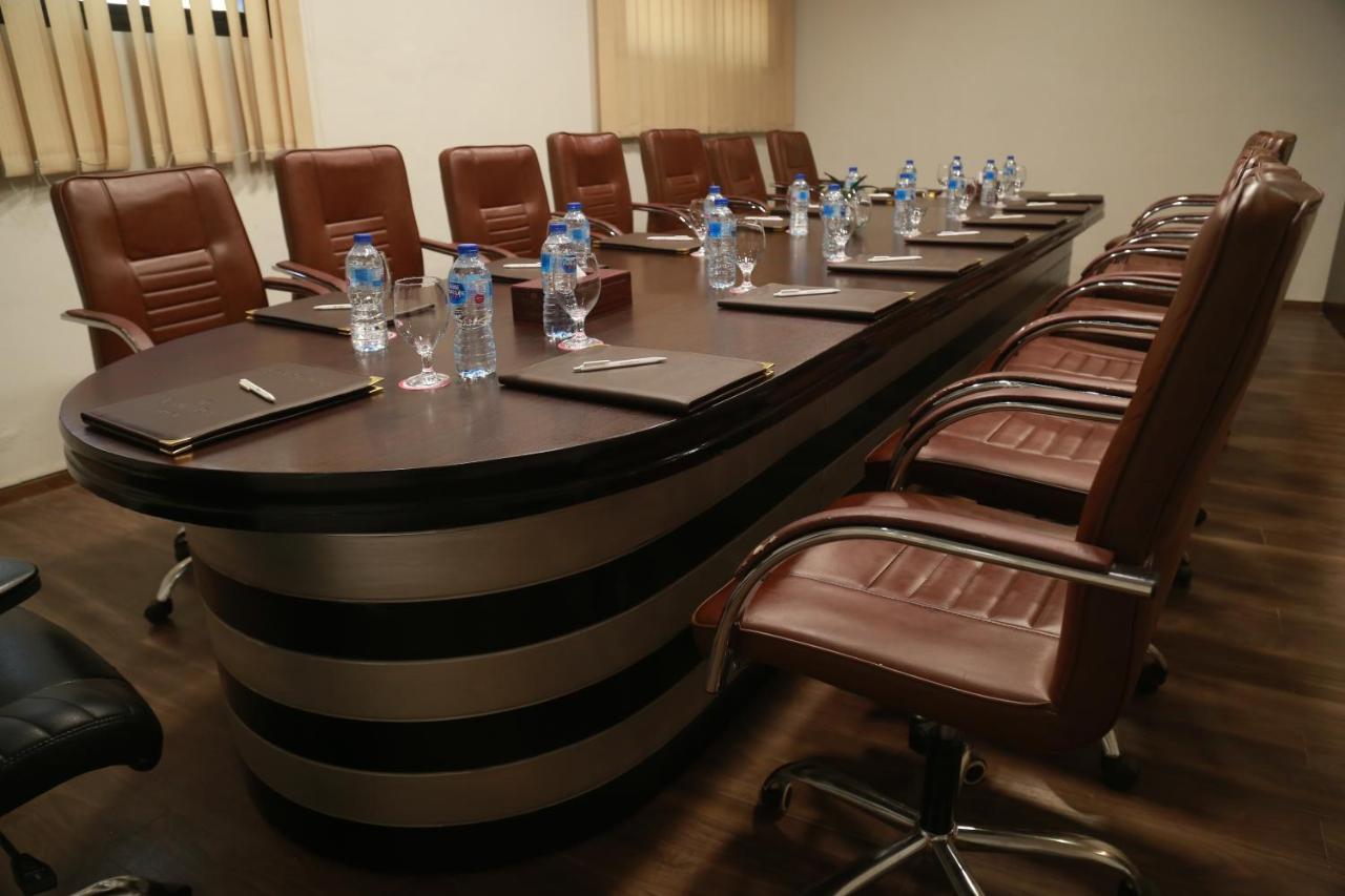 Hotel Ramada By Wyndham Multan Extérieur photo