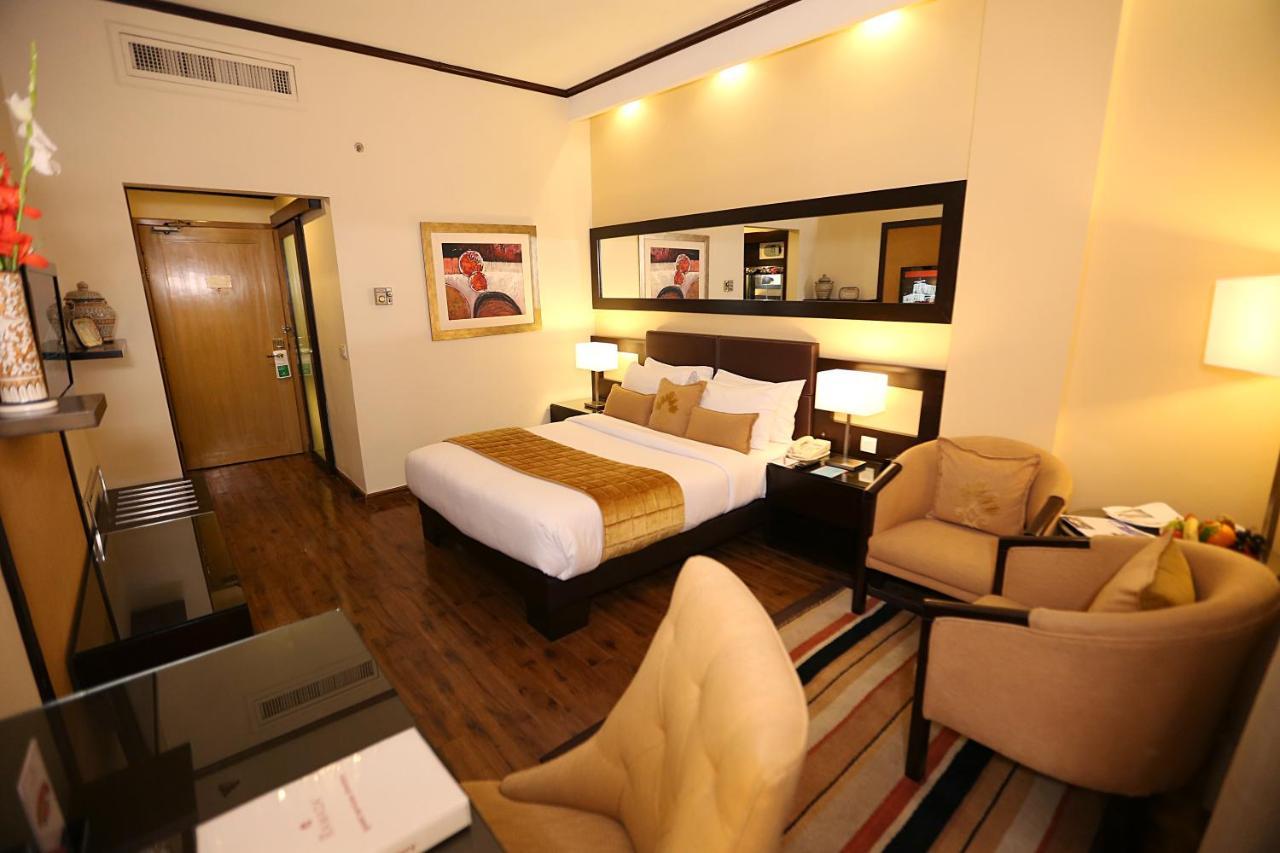 Hotel Ramada By Wyndham Multan Extérieur photo