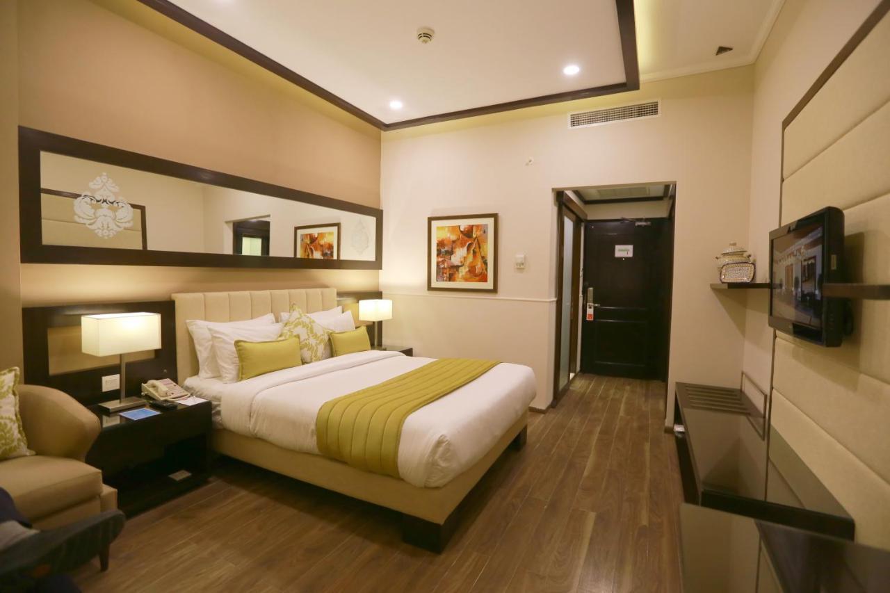 Hotel Ramada By Wyndham Multan Extérieur photo