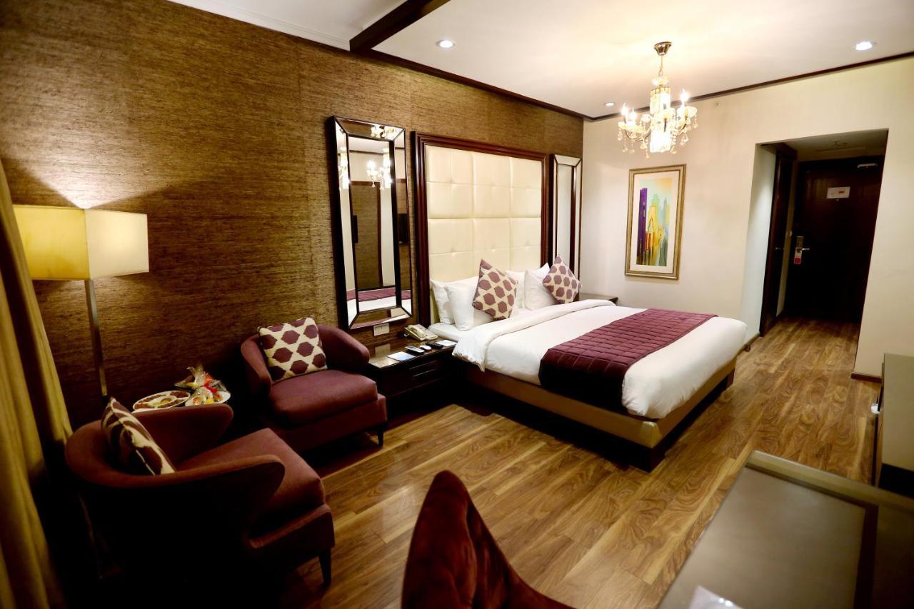 Hotel Ramada By Wyndham Multan Extérieur photo
