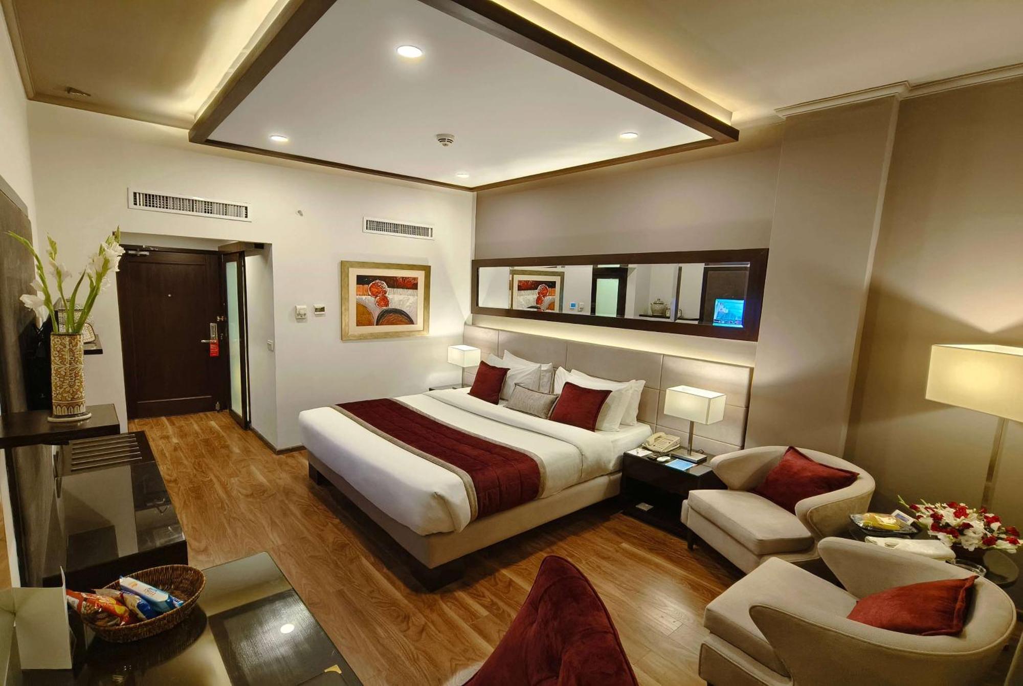 Hotel Ramada By Wyndham Multan Extérieur photo