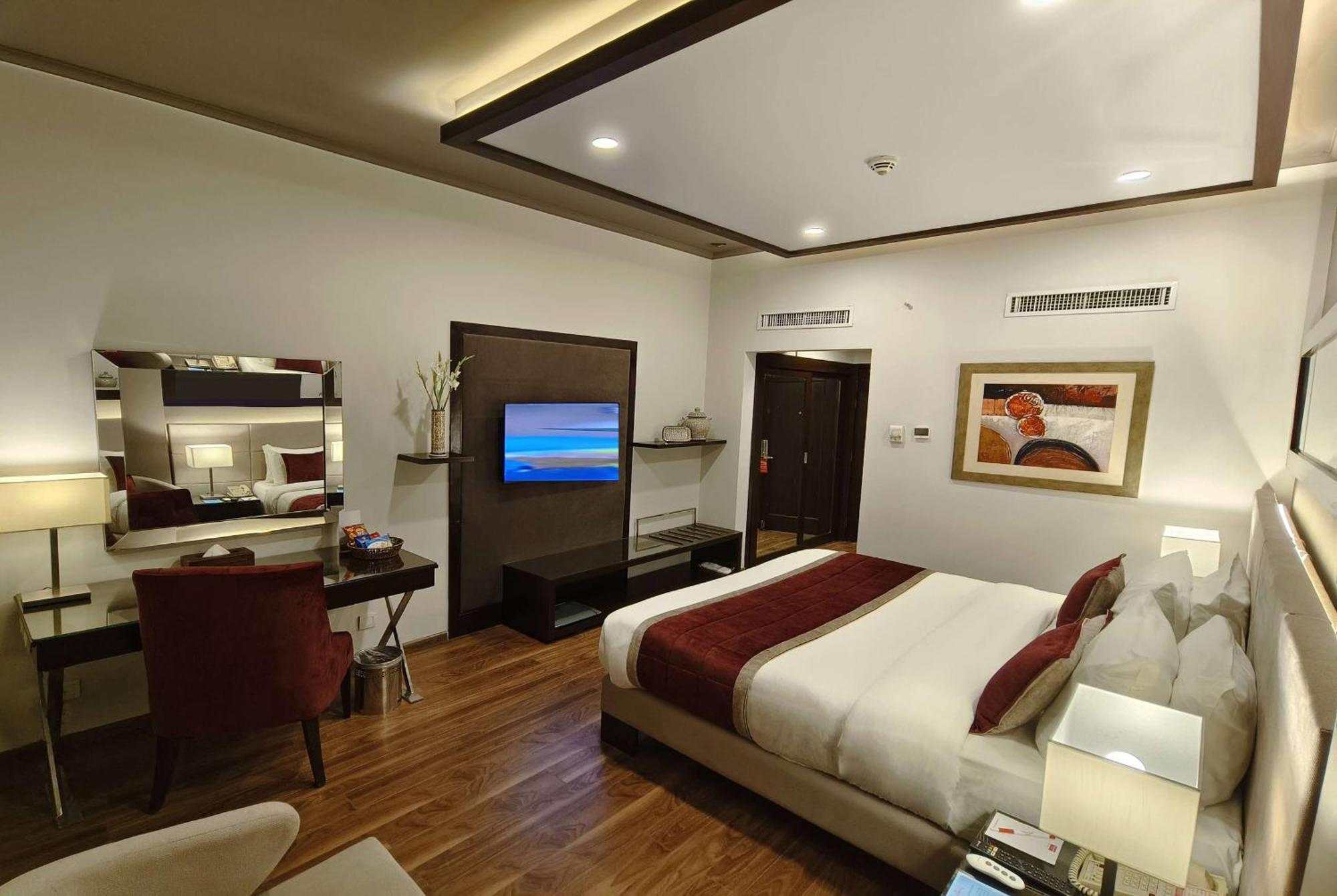 Hotel Ramada By Wyndham Multan Extérieur photo