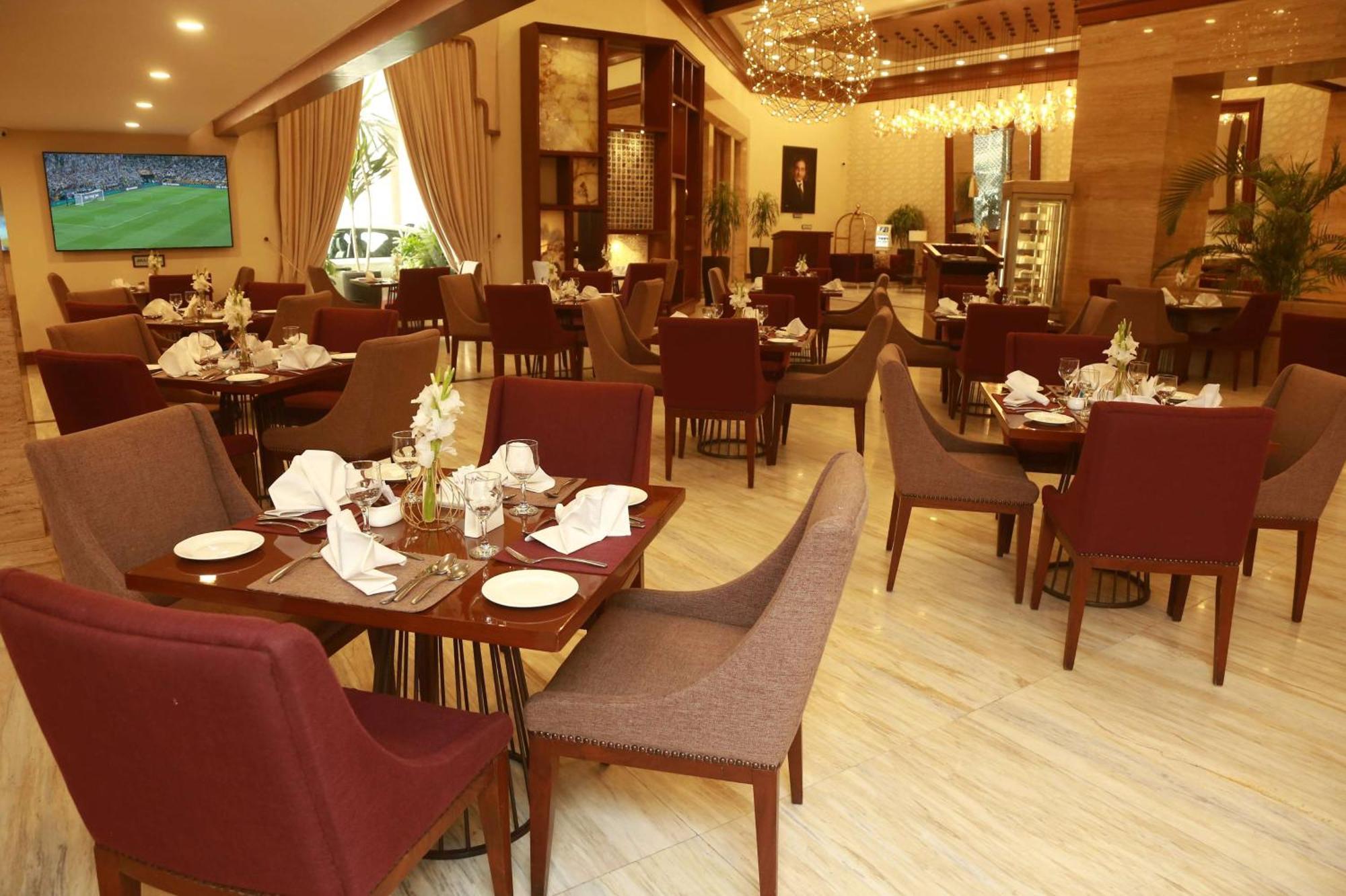 Hotel Ramada By Wyndham Multan Extérieur photo