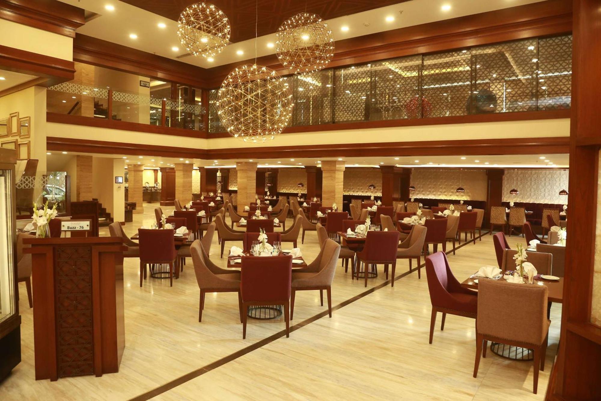 Hotel Ramada By Wyndham Multan Extérieur photo