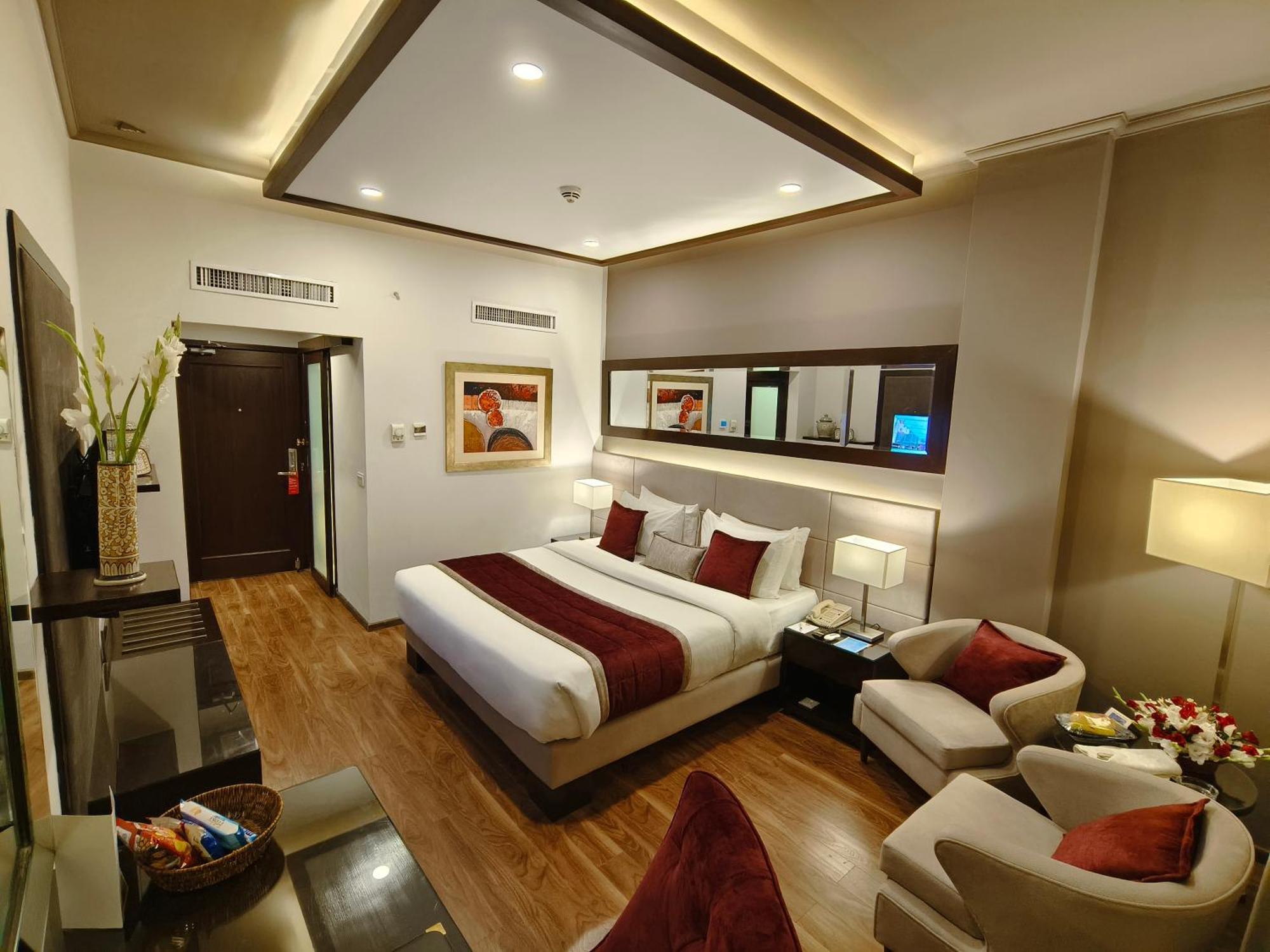 Hotel Ramada By Wyndham Multan Extérieur photo