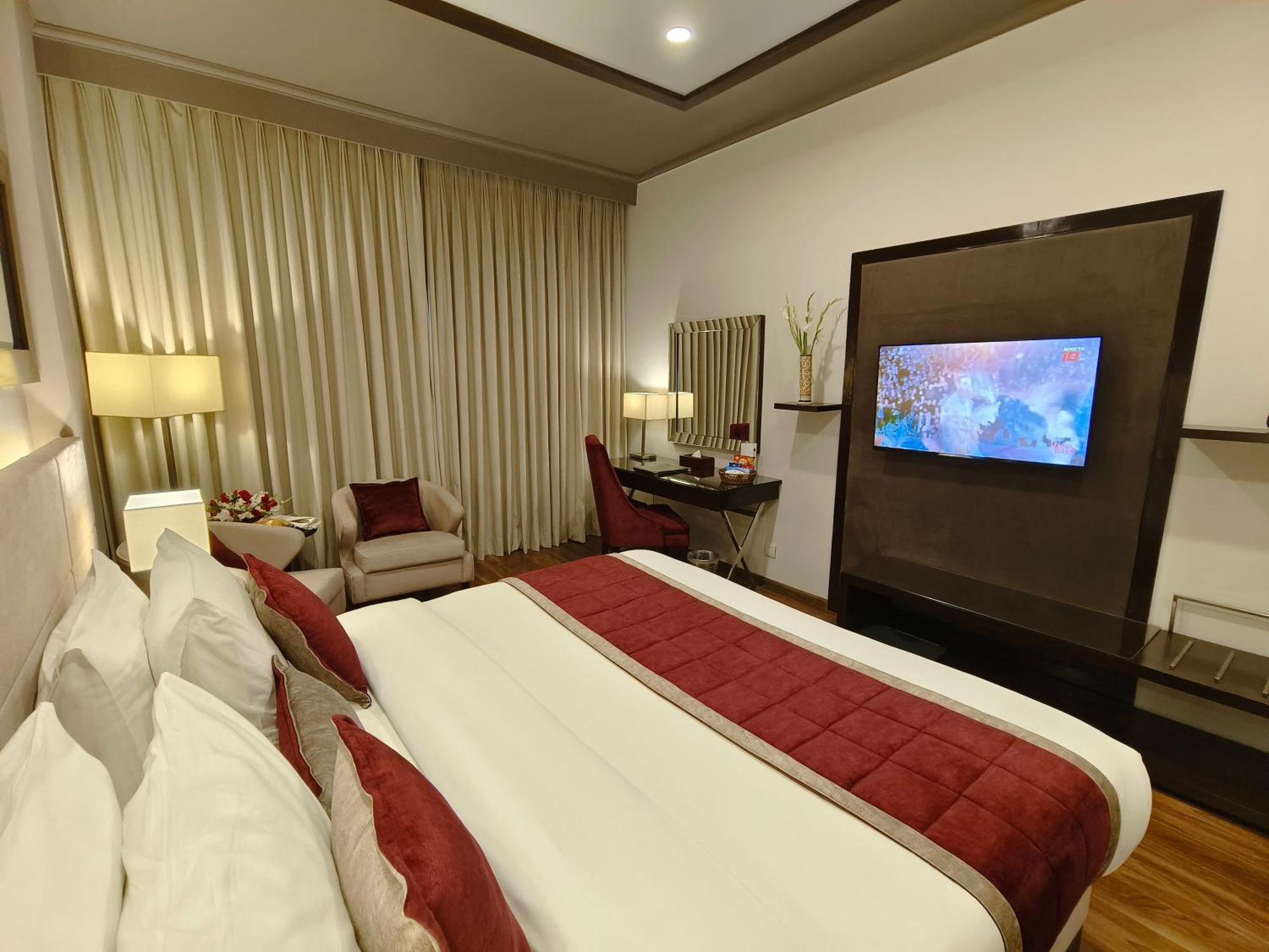 Hotel Ramada By Wyndham Multan Extérieur photo