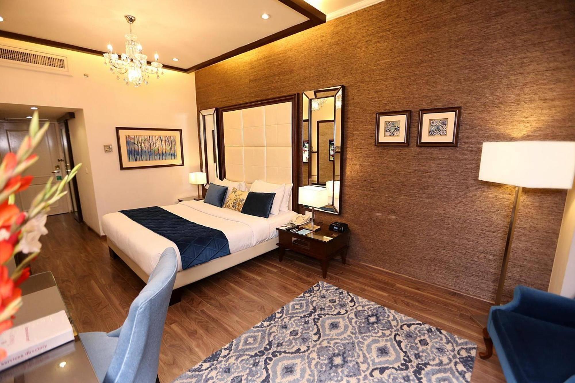 Hotel Ramada By Wyndham Multan Extérieur photo
