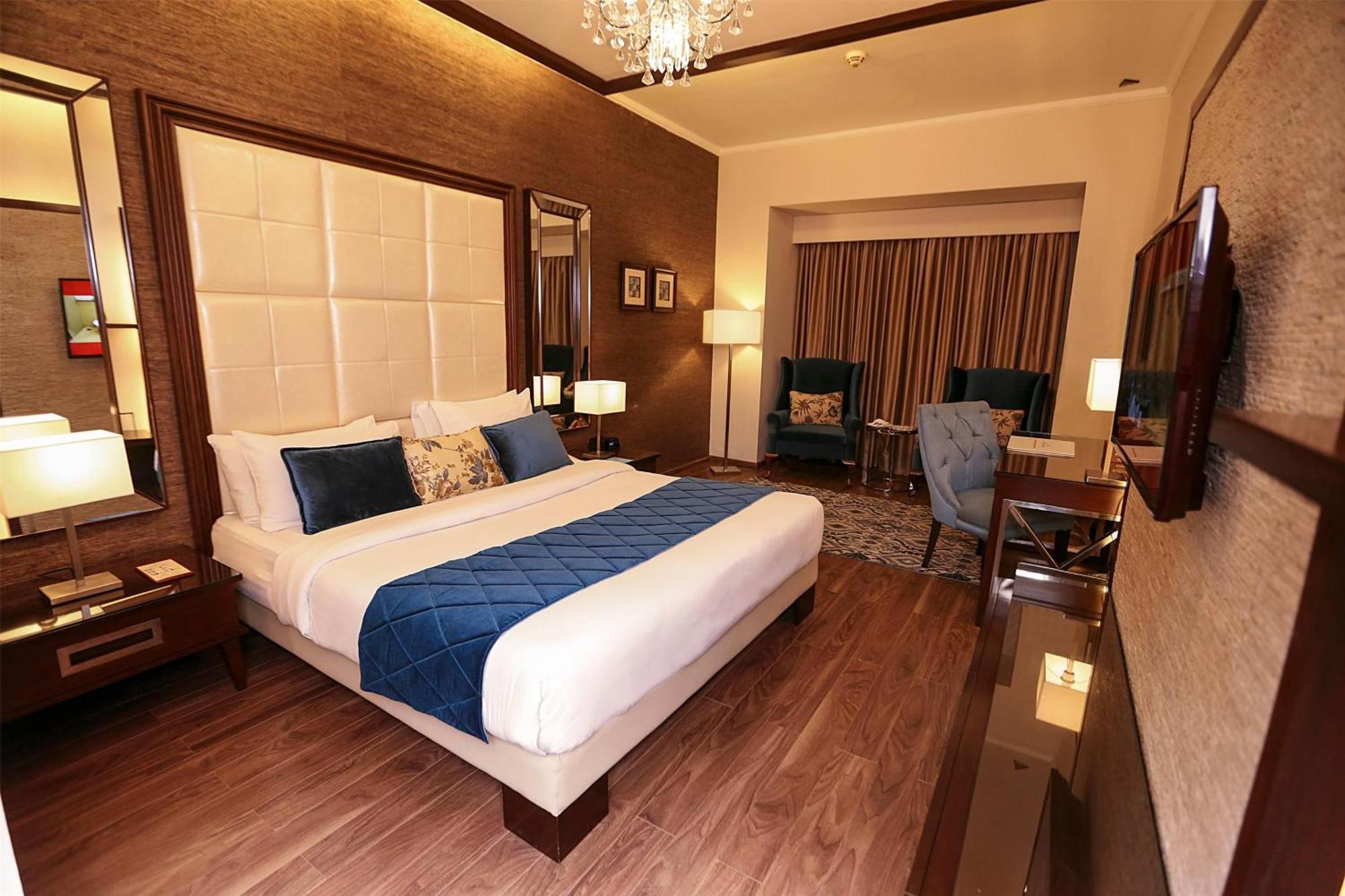 Hotel Ramada By Wyndham Multan Extérieur photo