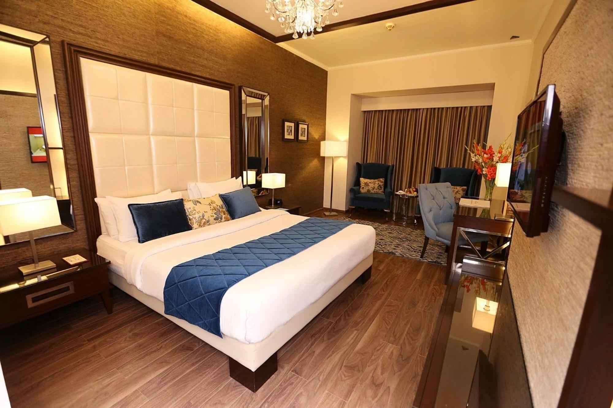Hotel Ramada By Wyndham Multan Extérieur photo