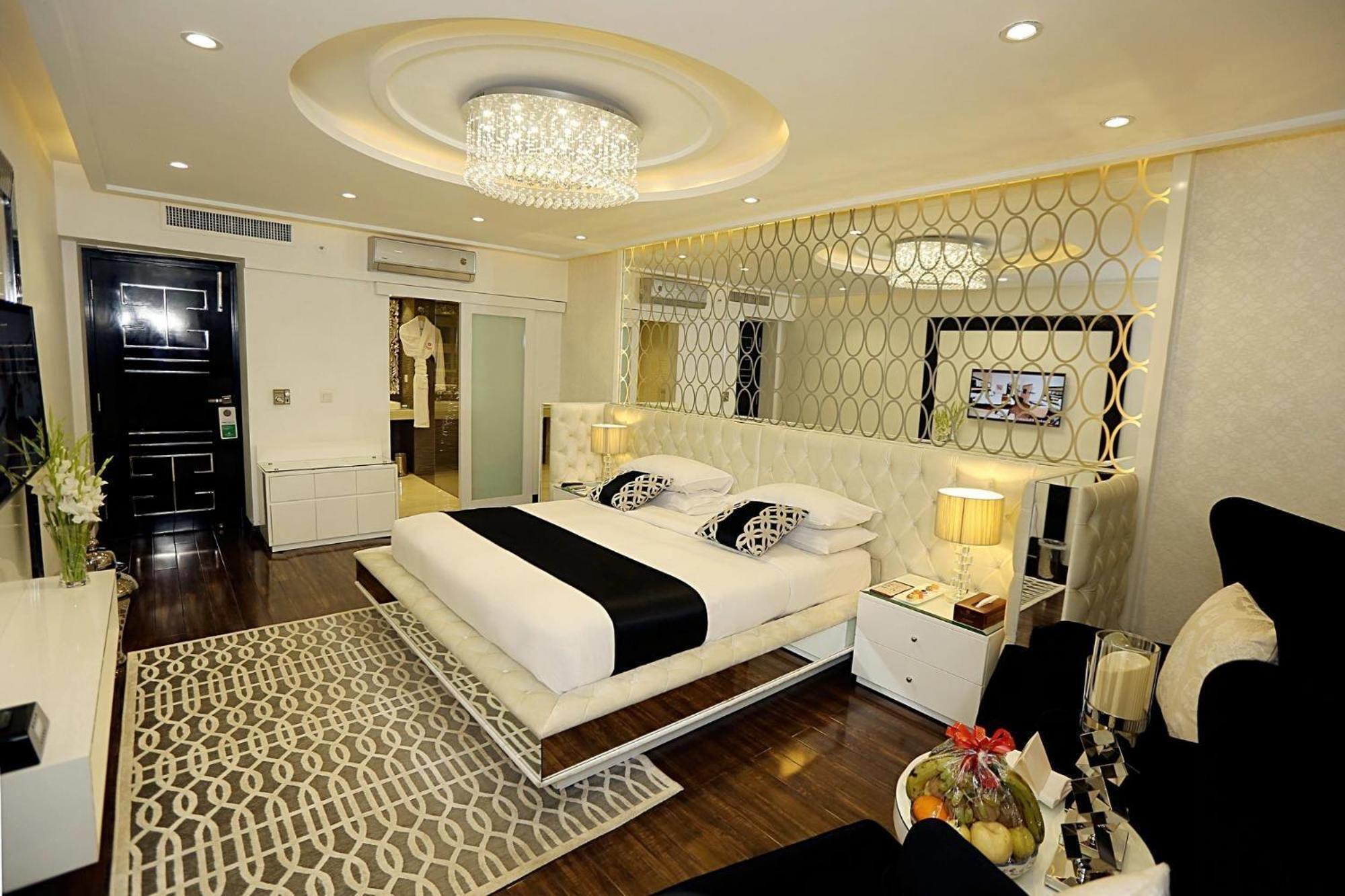 Hotel Ramada By Wyndham Multan Extérieur photo
