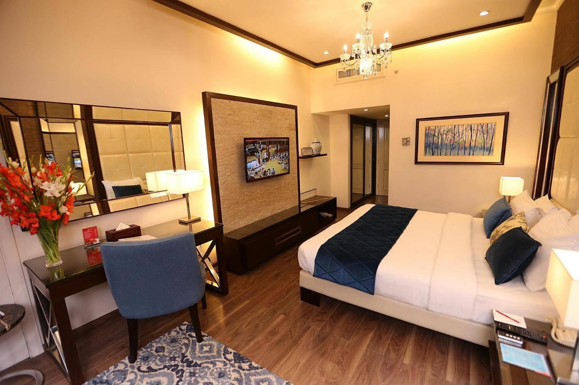 Hotel Ramada By Wyndham Multan Extérieur photo